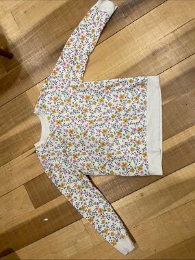 Cat and Jack Girls' White Floral sweatshirt
